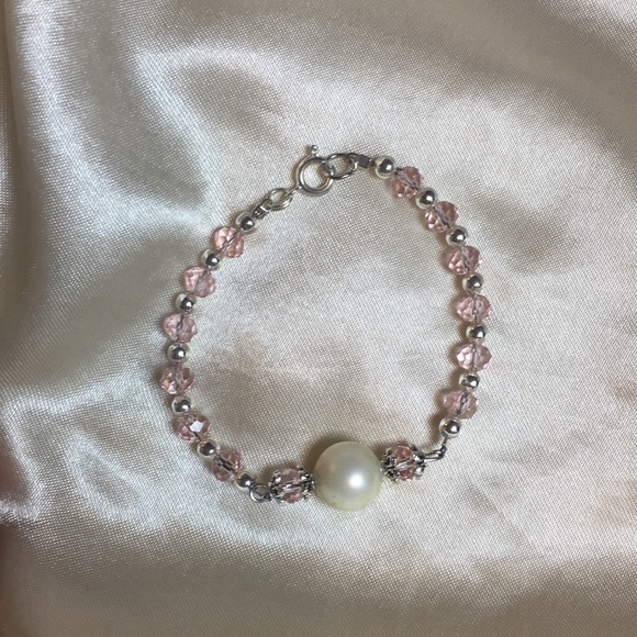 ✨Pink Crystal w/ faux Pearl Bracelet✨ - Picture 3 of 16